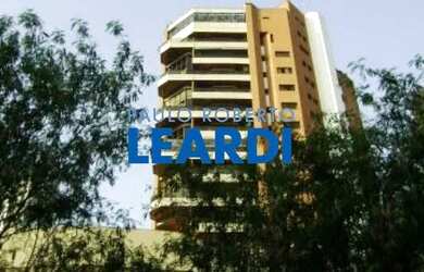 Imagem: O apartamento possui 4 Dormitórios, 5 Banheiros, 4 Vagas na