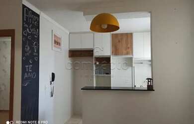 Imagem: O apartamento possui 2 Dormitórios, 1 Banheiro, 1 Vaga na garagem