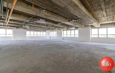 Imagem: O depósito possui 5 Vagas na garagem, 413m² de Área, Imóvel