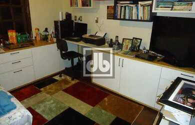 Imagem 10: Anil - Rua Pierre La Place - Casa Triplex - 4 Quartos 1 Suíte - 3 Vagas...