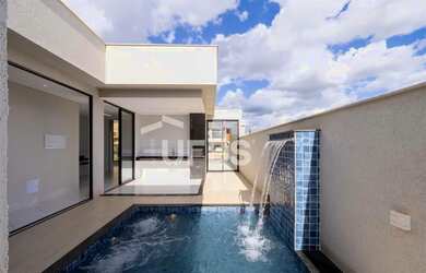 Imagem: A casa em condomínio possui 3 Dormitórios, 4 Banheiros, 4