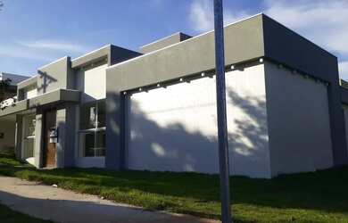 Imagem: A casa em condomínio possui 3 Dormitórios, 4 Banheiros, 2