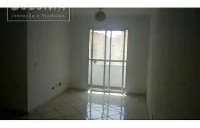 Imagem: O apartamento possui 3 Dormitórios, 1 Banheiro, 1 Vaga na garagem