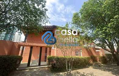 Imagem: A casa possui 4 Dormitórios, 4 Banheiros, 264m² de Área e