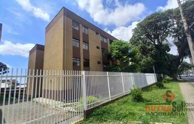 Imagem: O apartamento possui 3 Dormitórios, 1 Banheiro, 1 Vaga na garagem