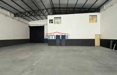 Imagem: O depósito possui 590m² de Área, Imóvel novo e está localizado