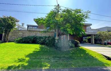 Imagem 4: Mansão beira lago mobiliada e decorada com piscina térmica e 5 suítes...