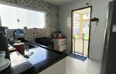 Imagem 2: Casa térrea perto da praia dentro de condomínio aconchegante