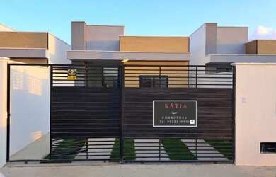 Imagem: A casa à venda possui 2 Dormitórios, 2 Banheiros e 3 Vagas