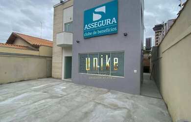 Imagem: O depósito possui 3 Vagas na garagem, 274m² de Área e está