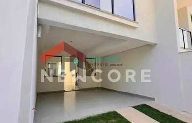 Imagem: A casa possui 3 Dormitórios, 1 Banheiro, 1 Vaga na garagem