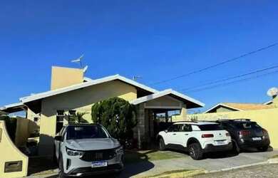 Imagem: A casa em condomínio possui 4 Dormitórios, 2 Banheiros, 3