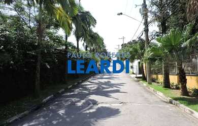 Imagem: O terreno possui 4900m² de Área e está localizado em Chácara