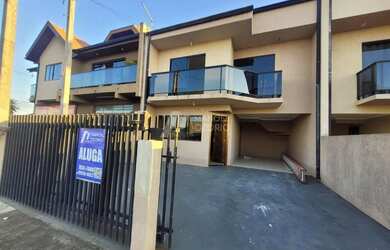 Imagem: A casa possui 4 Dormitórios, 3 Banheiros, 3 Vagas na garagem