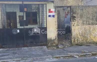 Imagem: A casa possui 2 Dormitórios, 1 Banheiro, 208m² de Área, Imóvel