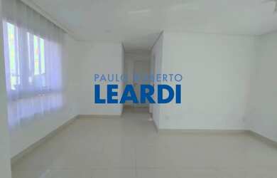 Imagem: O apartamento possui 2 Dormitórios, 2 Banheiros, 2 Vagas na