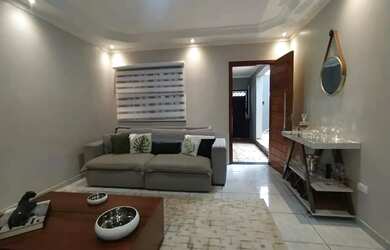 Imagem: A casa possui 2 Dormitórios, 2 Banheiros, 1 Vaga na garagem