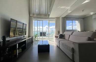 Imagem: O apartamento possui 1 Dormitório, 2 Banheiros, 2 Vagas na