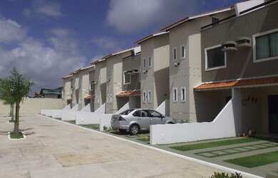 Imagem: A casa em condomínio possui 3 Dormitórios, 3 Suítes, 2 Vagas