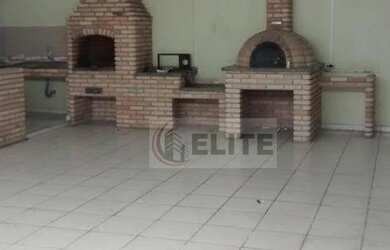 Imagem: O depósito possui 5 Vagas na garagem, 800m² de Área e está