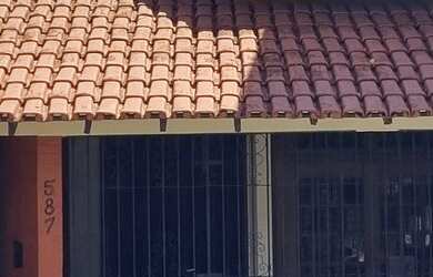 Imagem: A casa possui 3 Dormitórios, 3 Banheiros, 1 Vaga na garagem