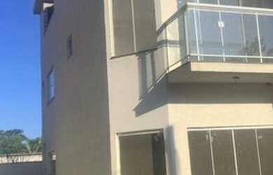 Imagem: A casa possui 2 Dormitórios, 2 Banheiros, 1 Vaga na garagem