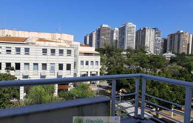 Imagem: O depósito possui 5 Vagas na garagem, 50m² de Área e está