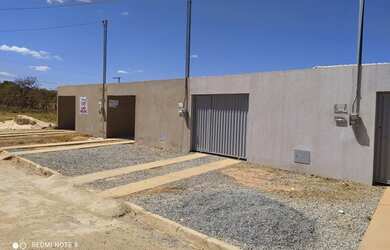 Imagem: A casa possui 2 Dormitórios, 1 Banheiro, 3 Vagas na garagem