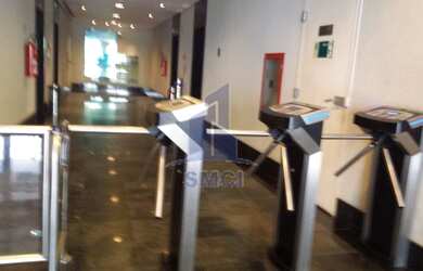 Imagem: O depósito possui 5 Vagas na garagem e 470m² de Área e está