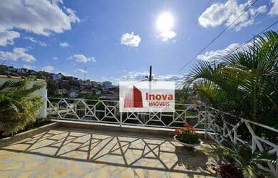 Imagem 3: Linda casa colonial 3 qtos/suíte/piscina/4 vagas, à venda, 230 m² por R$ 820.000 - São Ped