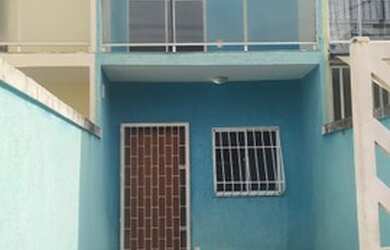 Imagem: A casa possui 3 Dormitórios, 3 Banheiros, 1 Vaga na garagem