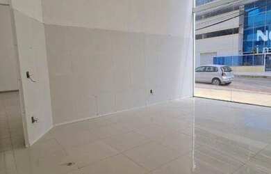 Imagem: O depósito possui 340m² de Área e está localizado em Itapuã