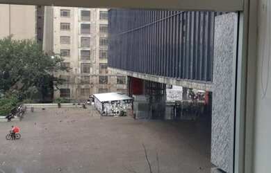 Imagem: O depósito possui 1 Vaga na garagem, 33m² de Área e está