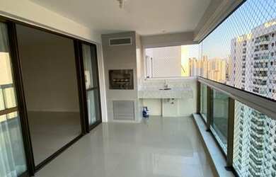 Imagem: O apartamento possui 4 Dormitórios, 1 Banheiro, 2 Vagas na