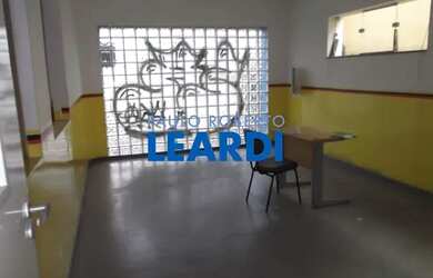 Imagem: O depósito possui 5 Vagas na garagem e 500m² de Área e está