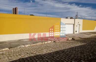 Imagem: A casa possui 3 Dormitórios, 2 Banheiros, 2.622m² de Área