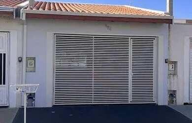 Imagem: A casa possui 2 Dormitórios, 2 Banheiros, 1 Vaga na garagem