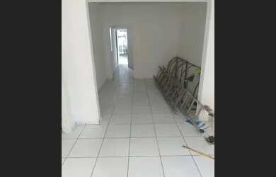 Imagem: A casa à venda possui 2 Dormitórios, 1 Banheiro e 140m² de