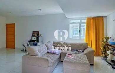 Imagem: O apartamento possui 3 Dormitórios, 1 Banheiro, 2 Vagas na