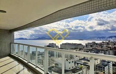 Imagem: O apartamento possui 4 Dormitórios, 5 Banheiros, 3 Vagas na