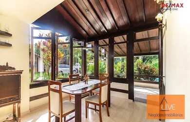 Imagem: A casa possui 3 Dormitórios, 3 Banheiros, 1 Vaga na garagem