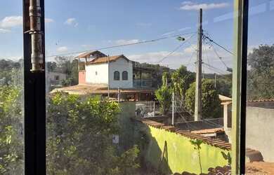 Imagem: A casa possui 3 Dormitórios, 3 Banheiros, 3 Vagas na garagem