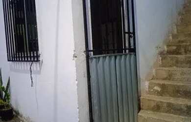 Imagem: A casa possui 1 Dormitório, 1 Banheiro, 1 Vaga na garagem