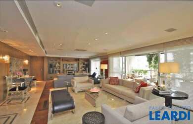 Imagem: O apartamento à venda possui 4 Dormitórios, 5 Banheiros, 5