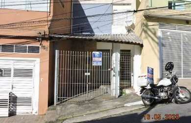 Imagem: A casa possui 2 Dormitórios, 1 Banheiro, 1 Vaga na garagem