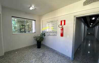 Imagem: O depósito possui 5 Vagas na garagem, 250m² de Área e está