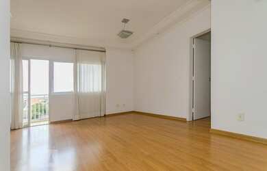 Imagem: O apartamento possui 3 Dormitórios, 2 Banheiros, 2 Vagas na