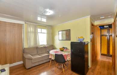 Imagem: O apartamento possui 3 Dormitórios, 1 Banheiro, 1 Vaga na garagem