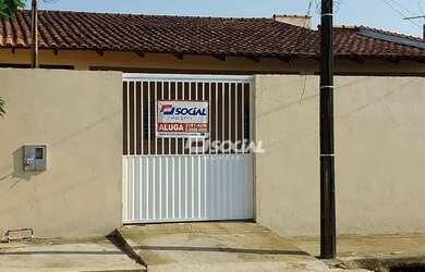 Imagem: A casa possui 2 Dormitórios, 1 Banheiro, 2 Vagas na garagem