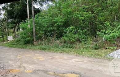 Imagem: O terreno possui 3.300m² de Área e está localizado em Itaocaia